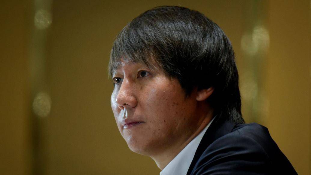 在野外被5个男人躁一夜
